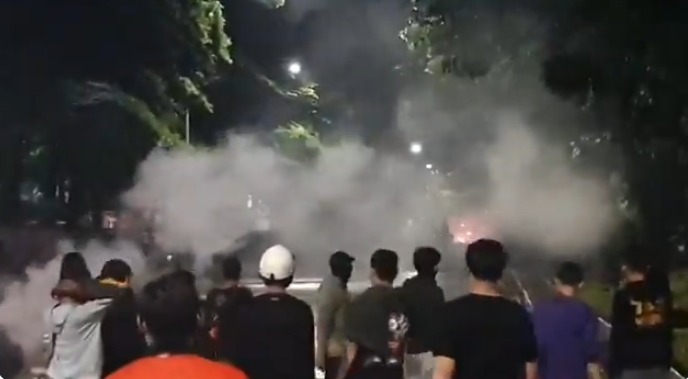 Mako Brimob Jakarta Dikepung Massa, Polisi Tembakkan Gas Air Mata